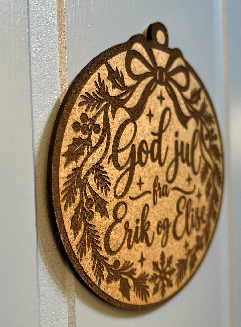 Ornament til juletreet - "God jul fra..."