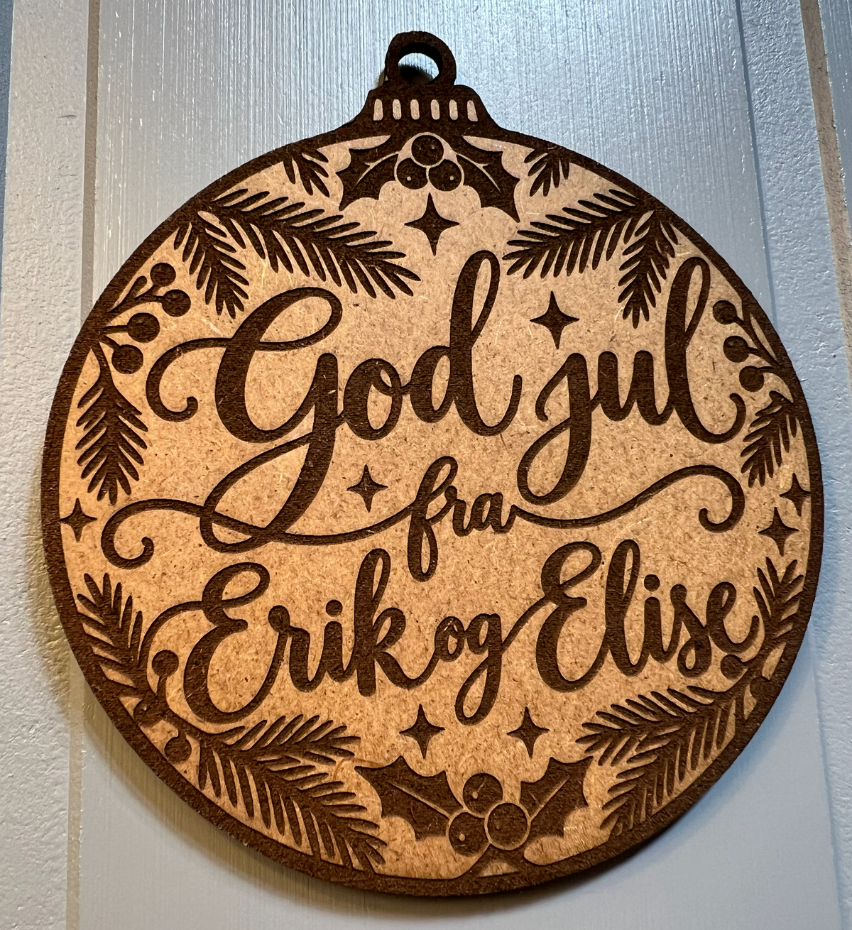 Ornament til juletreet - "God jul fra..."