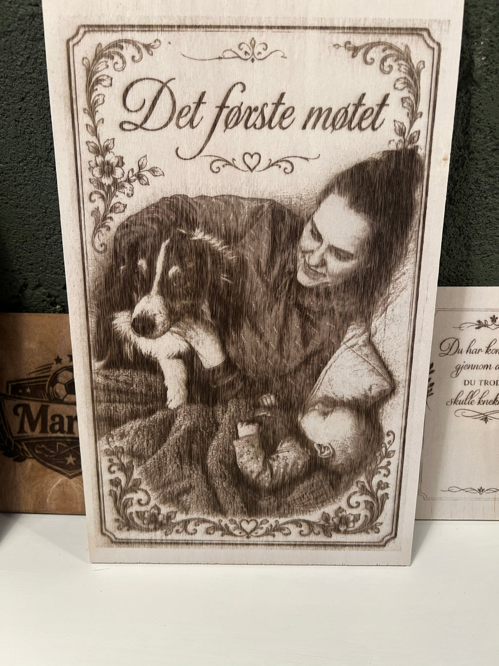 Personlig minneplakat i tre – Forevig et viktig øyeblikk