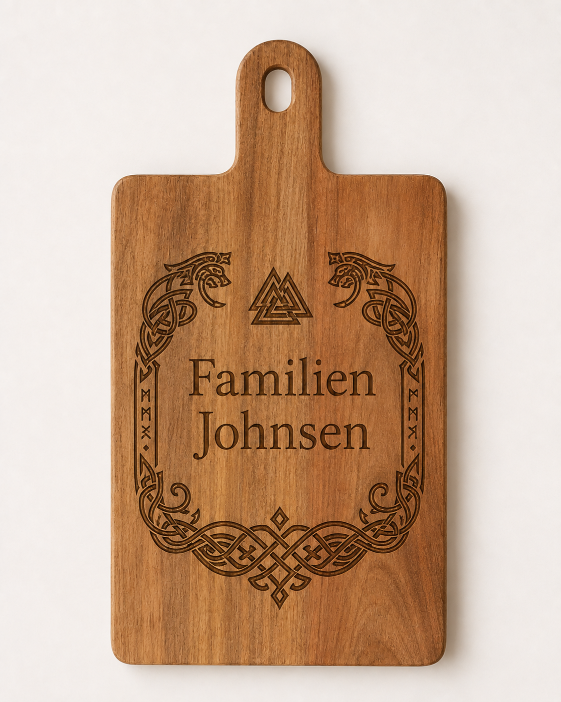 Personlig serveringsbrett i akasietre – Vikingdesign med familienavn